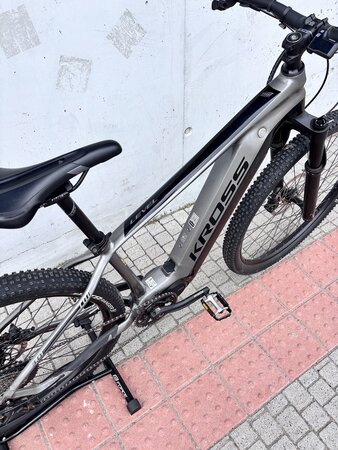 Testovaný elektrobicykel Kross Level Boost 3.0 Black/Graphite 2021
