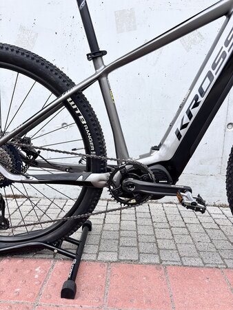 Testovaný elektrobicykel Kross Level Boost 3.0 Black/Graphite 2021