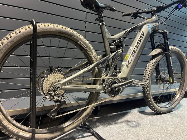 Testovaný Elektrobicykel Kross Soil Boost 1.0 500 Grey 2021