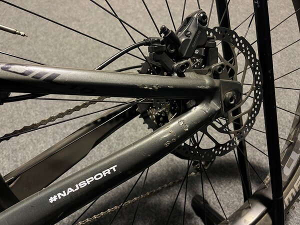 Testovaný Elektrobicykel Kross Soil Boost 1.0 500 Grey 2021