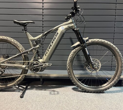 Testovaný Elektrobicykel Kross Soil Boost 1.0 500 Grey 2021