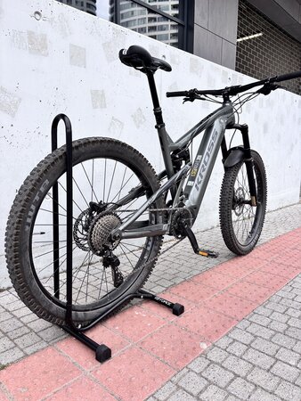 Testovaný elektrobicykel Kross Soil Boost 1.0 Graphite/Black Glossy 2021 B10