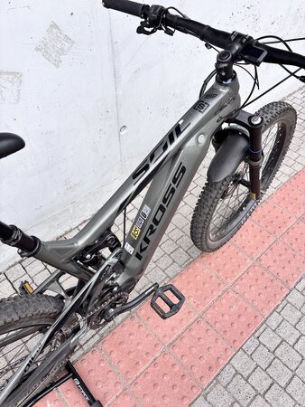 Testovaný elektrobicykel Kross Soil Boost 1.0 Graphite/Black Glossy 2021 B10
