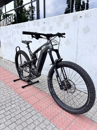 Testovaný elektrobicykel Kross Soil Boost 1.0 Graphite/Black Glossy 2021 B11