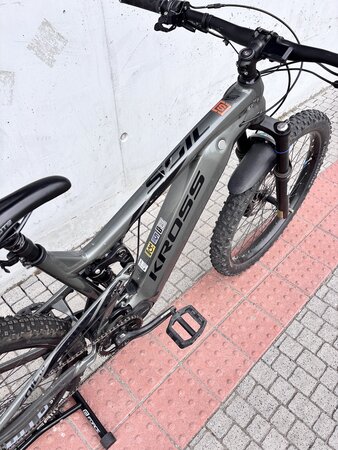 Testovaný elektrobicykel Kross Soil Boost 1.0 Graphite/Black Glossy 2021 B11