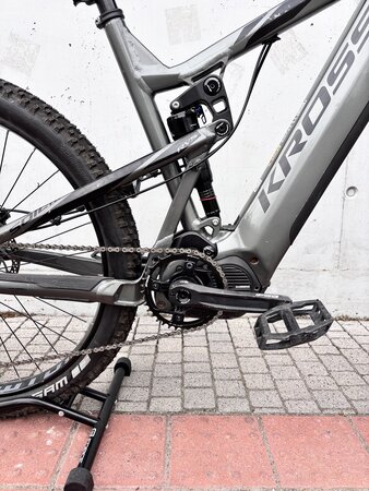 Testovaný elektrobicykel Kross Soil Boost 1.0 Graphite/Black Glossy 2021 B11