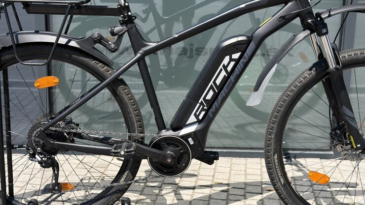 Testovaný elektrobicykel Rock Machine