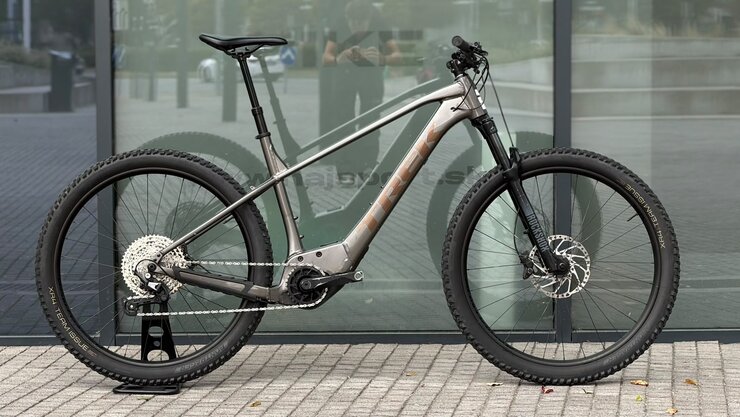 Testovaný elektrobicykel Trek Marlin+ 8 Mercury 2025