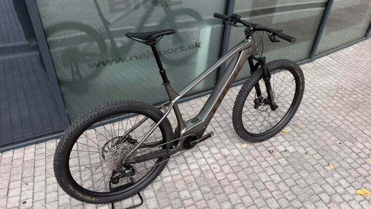 Testovaný elektrobicykel Trek Marlin+ 8 Mercury 2025