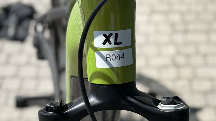 Testovaný elektrobicykel Trek Powerfly+ 4 Gen 5 Matte Mercury/Gloss Power Surge 2026 R044