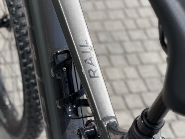 Testovaný elektrobicykel Trek Rail+ 5 625W Gen 3 Mercury 2024 R025