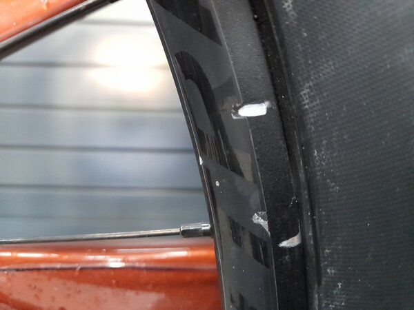 Testovaný elektrobicykel Trek Fuel EXe 9.7 Matte Pennyflake 2023 RK21