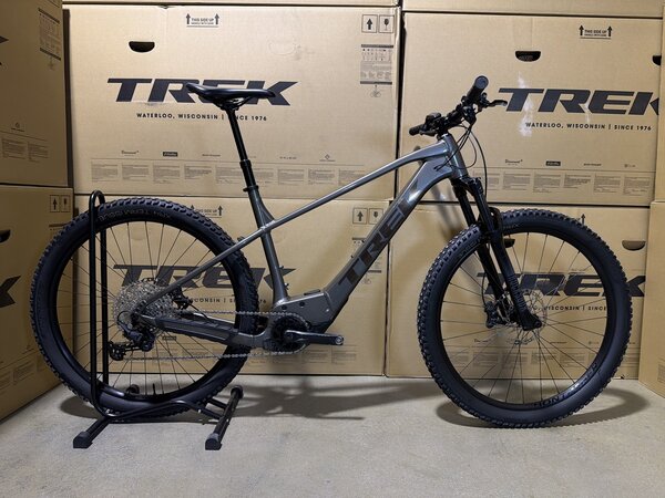 Testovaný elektrobicykel Trek Marlin+ 8 Mercury 2025