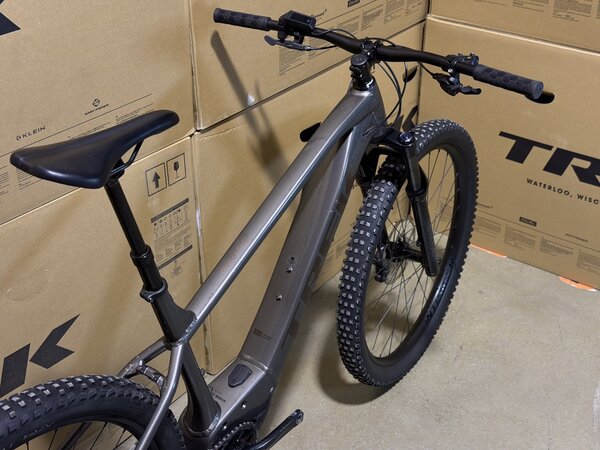 Testovaný elektrobicykel Trek Marlin+ 8 Mercury 2025