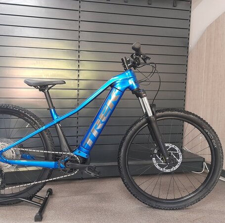 Testovaný Elektrobicykel Trek Powerfly 4 625 Wh Gen 4 Gloss Alpine/Gloss Lithium 2023