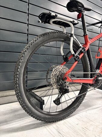 Testovaný elektrobicykel Trek Powerfly 5 Gen 4 Lava/Lithium Grey 2023