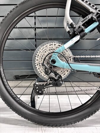 Testovaný elektrobicykel Trek Powerfly 5 Gen 4 Satin Blue Sage/Juniper 2023