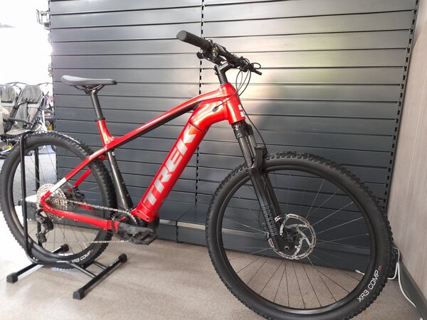 Testovaný elektrobicykel Trek Powerfly 5 Gen 4 Lava/Lithium Grey 2023 RK15