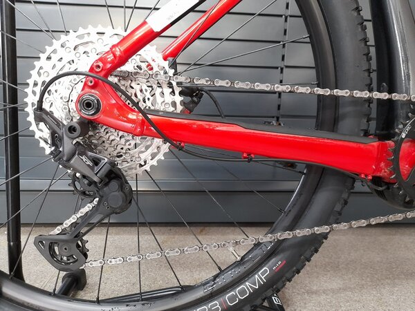 Testovaný elektrobicykel Trek Powerfly 5 Gen 4 Lava/Lithium Grey 2023 RK15