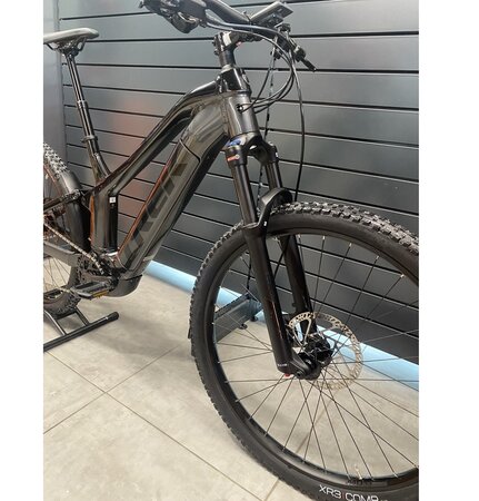 Testovaný elektrobicykel Trek Powerfly FS 4 Matte Black/Gloss Black 2023