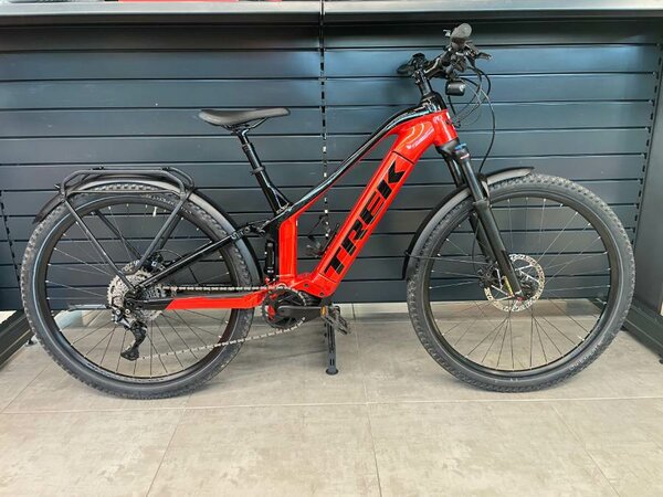 Testovaný Elektrobicykel Trek Powerfly FS 4 Lava/ Trek Black 2023 T