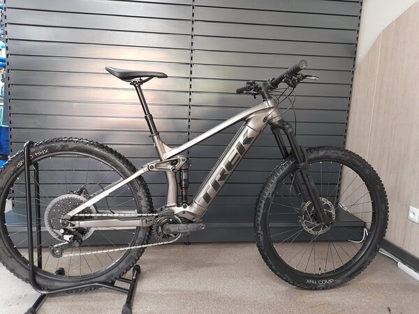 Testovaný Elektrobicykel Trek Rail 5 625W Gen 3 Mercury 2023