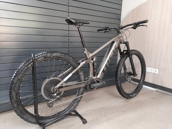 Testovaný Elektrobicykel Trek Rail 5 625W Gen 3 Mercury 2023