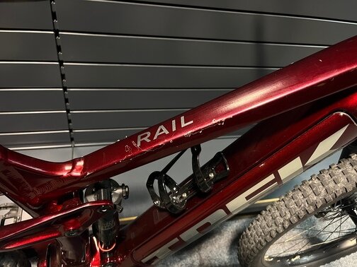 Testovaný Elektrobicykel Trek Rail 5 625W Gen 3 Rage Red  2023 R57