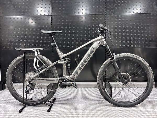 Jazdený elektrobicykel Trek Rail+ 5 Gen 3 Mercury 2024