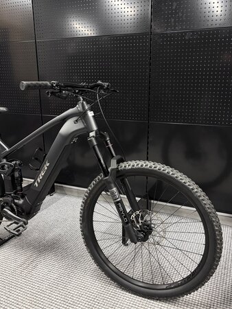 Testovaný elektrobicykel Trek Rail+ 5 Gen 5 Lithium Grey 2025 XL