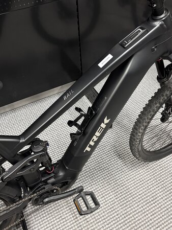 Testovaný elektrobicykel Trek Rail+ 5 Gen 5 Lithium Grey 2025 XL