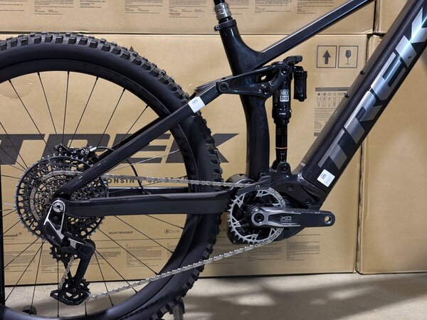 Testovaný elektrobicykel Trek Rail 9.9 X0 AXS T-Type Gen 4 Deep Smoke 2024