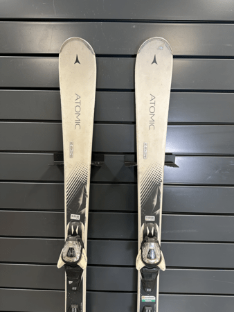 Používané lyže Atomic Cloud