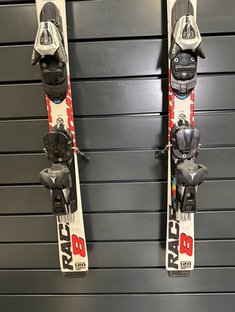 Používané lyže Atomic Race 8