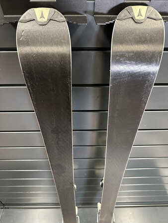 Používané lyže Atomic SX8