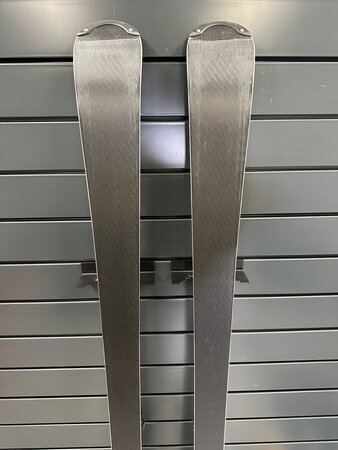 Používané lyže Atomic SX PRO