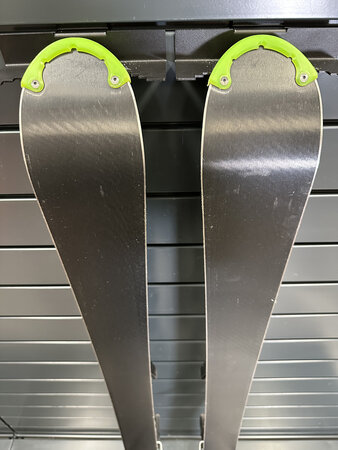 Používané lyže Elan Exar E-Rise