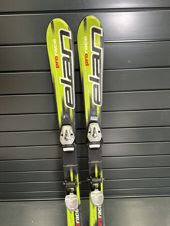 Používané lyže Elan Formula Prorace