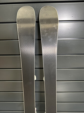 Používané lyže Elan Magic