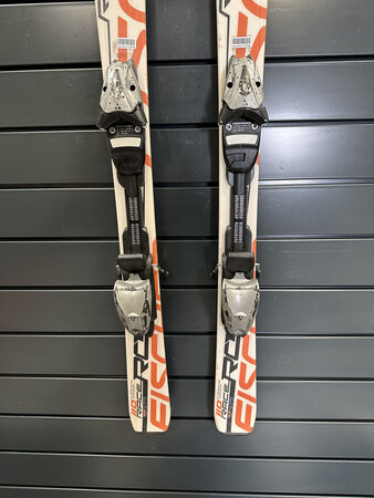 Používané lyže Fischer RC T2