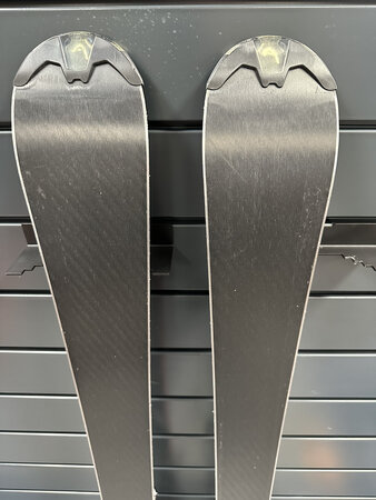 Používané lyže Head E-Shape