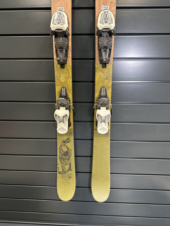 Používané lyže K2 Poacher Jr