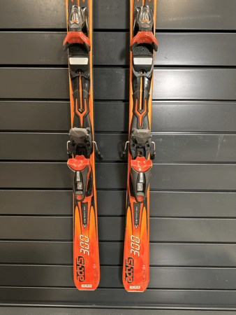 Používané lyže Rossignol Actys 300