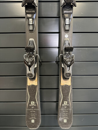 Používané lyže Salomon Constellation Astra