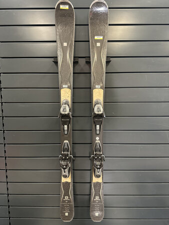 Používané lyže Salomon Constellation Astra