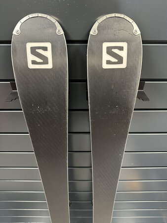 Používané lyže Salomon Constellation Astra