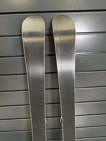 Používané lyže Salomon Jade