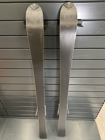 Používané lyže Salomon Verse 5