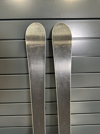 Používané lyže Seven Summits Girly