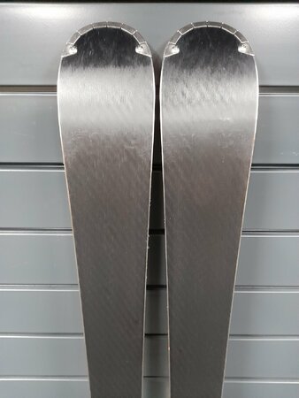 Používané lyže Atomic Cloud C11 21/22